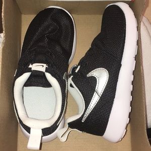 nike roshe one toddler boy